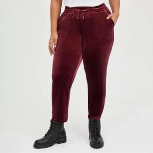 Torrid || Pull-On Relaxed Taper Velvet High-Rise Pant